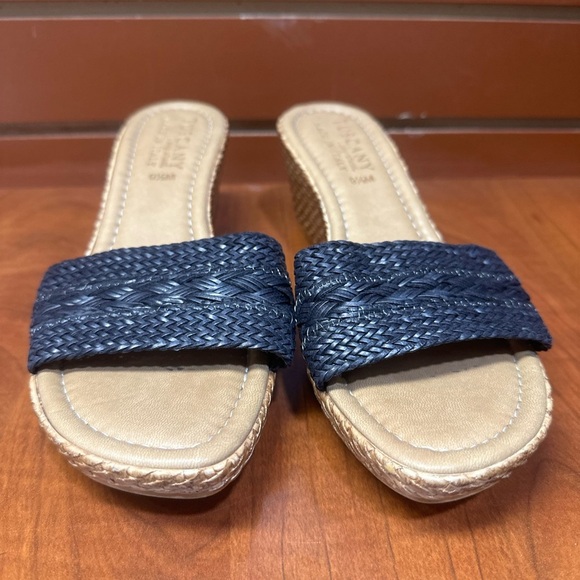 TUSCANY ITALY
Black Woven Sandals for Women - Picture 3 of 9